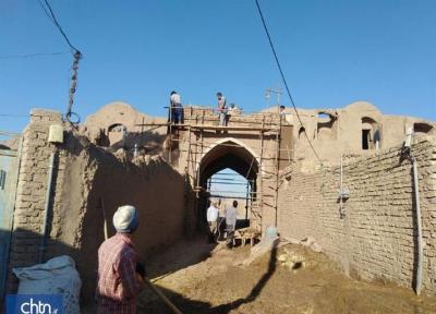 شروع مرمت و بازسازی سردر دوم ارگ تاریخی سنگان رشتخوار