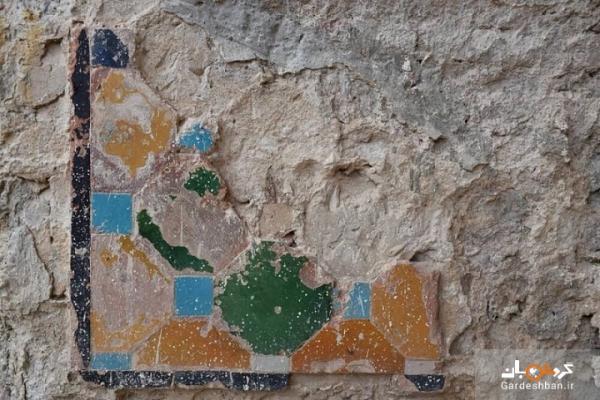 بقایای معماری اصفهان و کاشی های هفت رنگ صفوی در باغ عباس آباد